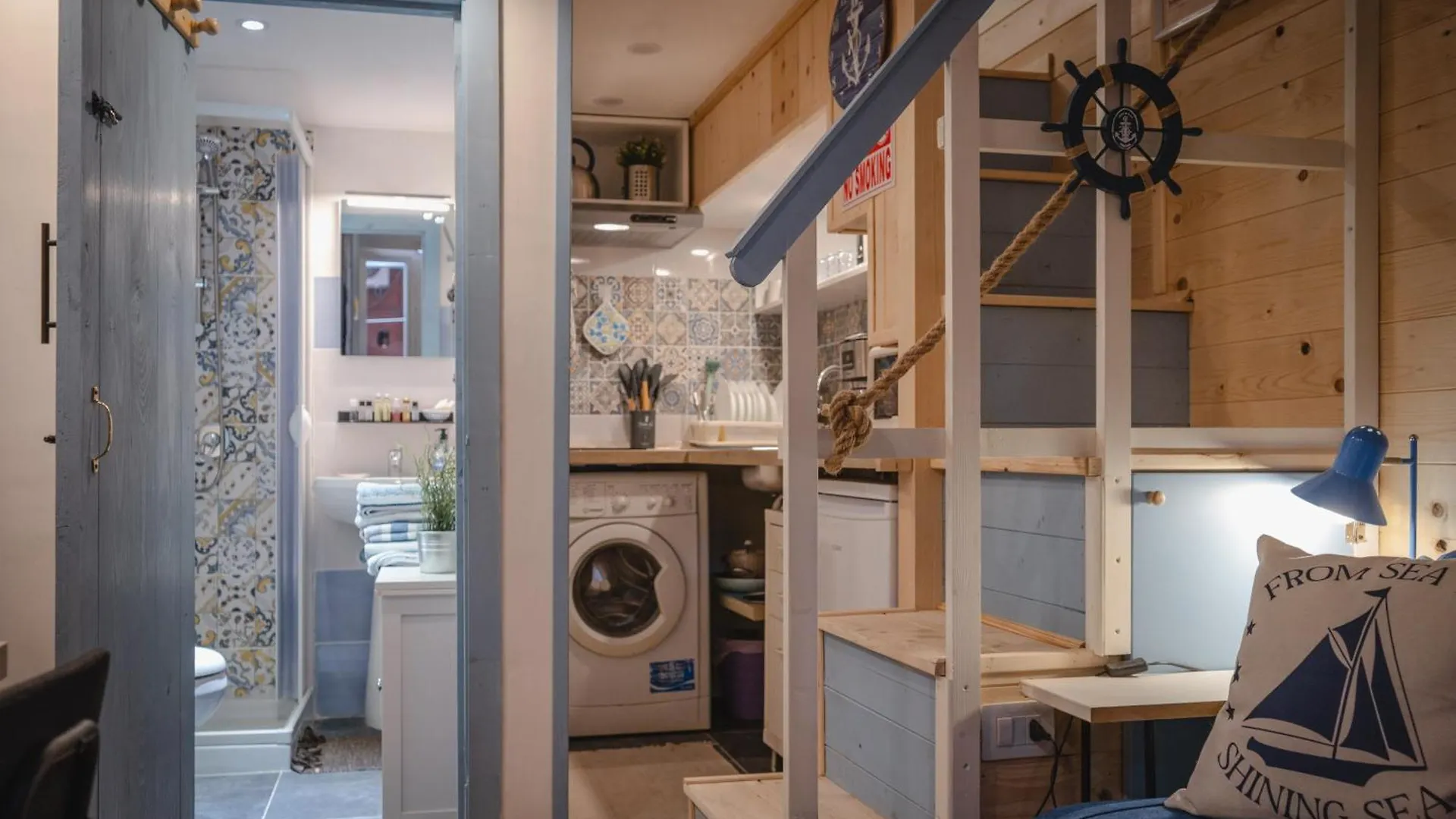 Tiny House - Love Boat Naples