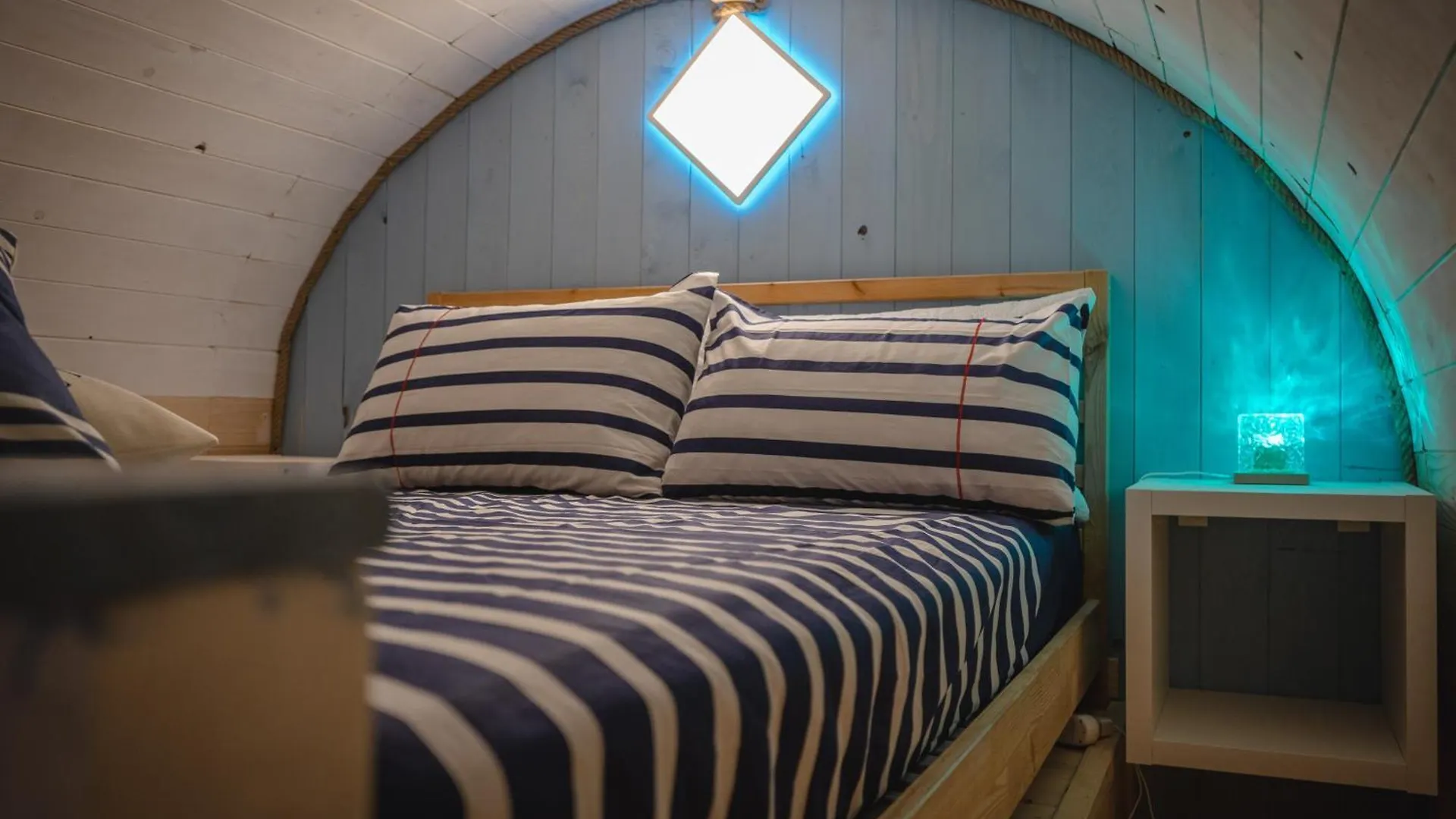 Tiny House - Love Boat Naples Apartment