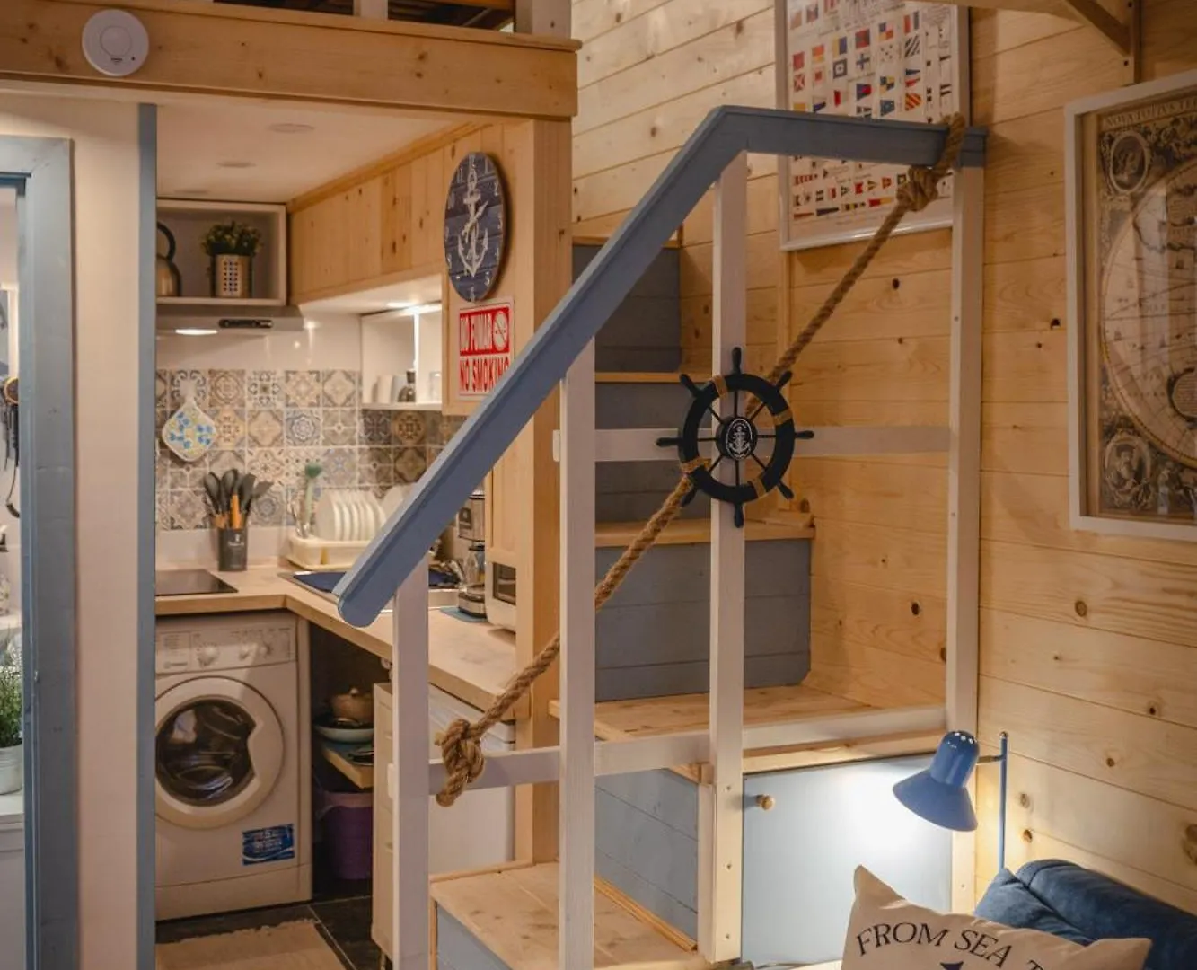 Tiny House - Love Boat Naples 0*,  Italy