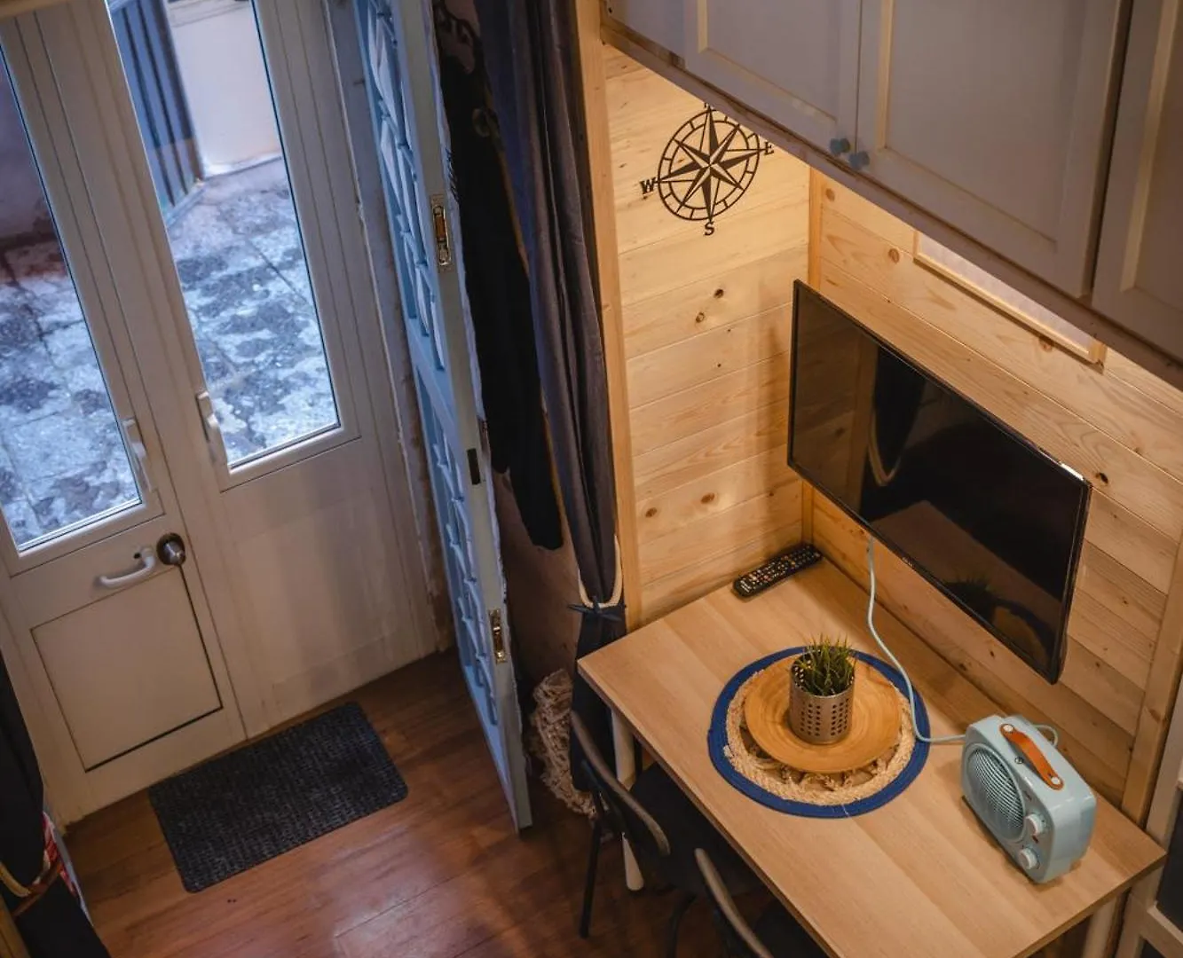 Apartment Tiny House - Love Boat Naples Italy
